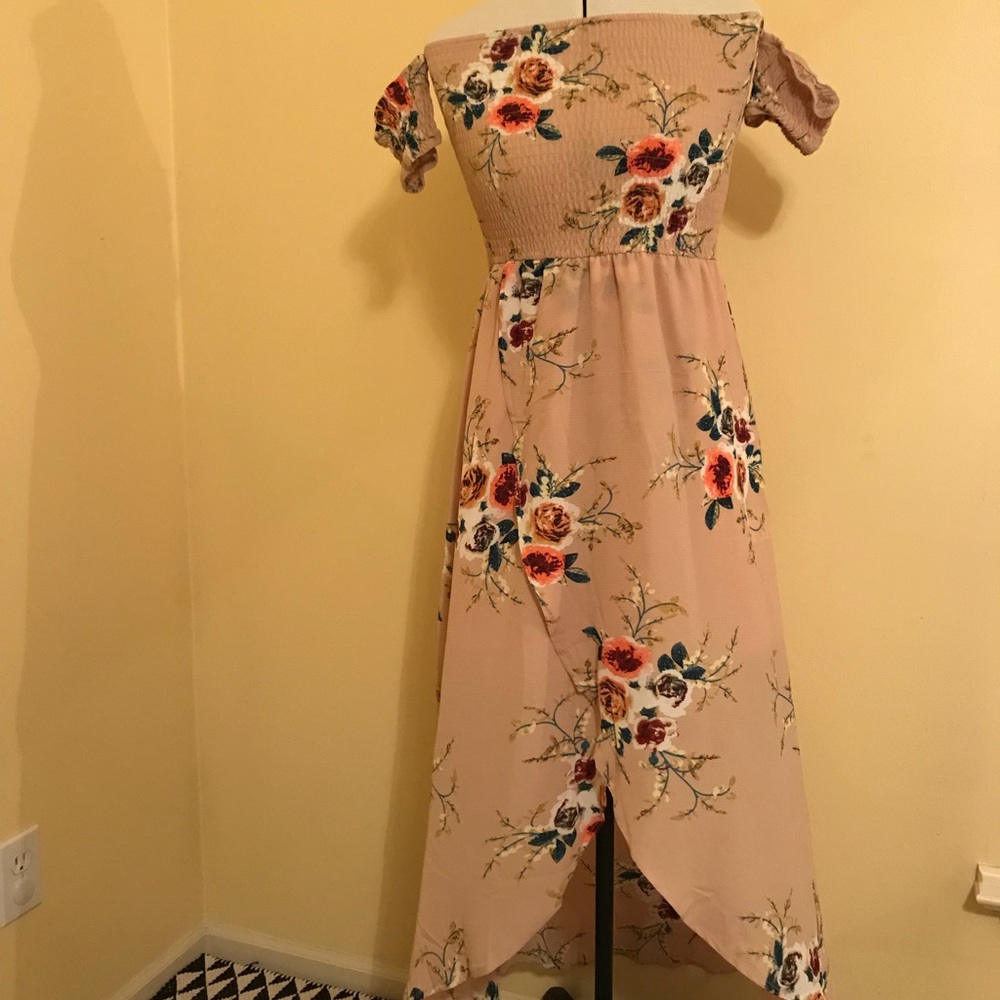 Floral maxi dress NWOT